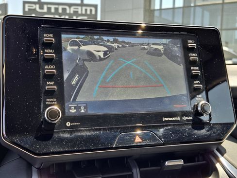 Used 2022 Toyota Venza LE AWD/4WD image 17