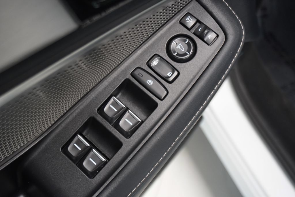 Used 2023 Acura MDX w/ Technology Package FWD image 21