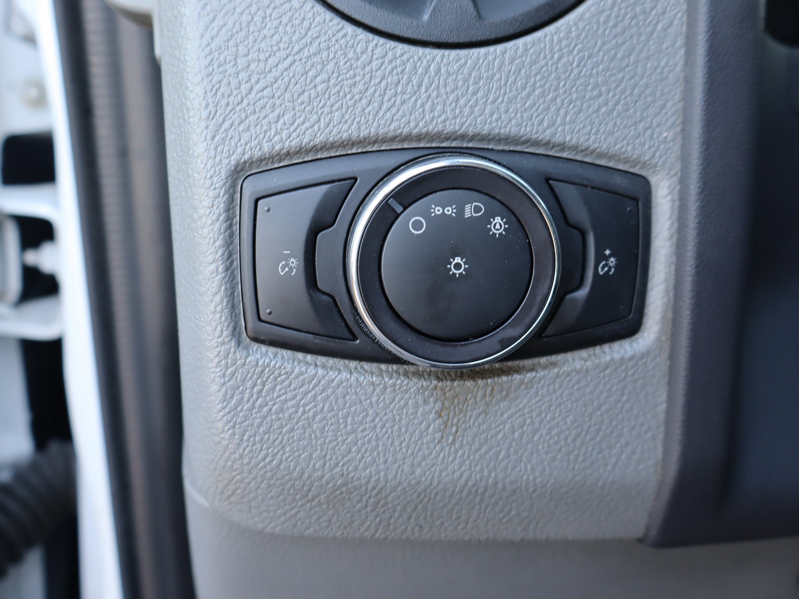 Used 2022 Ford E-350 and Econoline 350 Super Duty w/ Power Windows & Locks Group RWD image 17