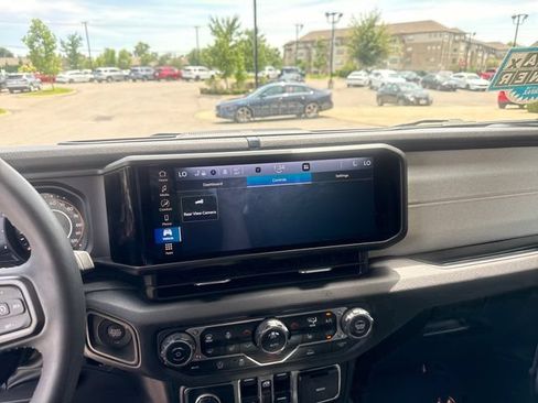 Used 2024 Jeep Wrangler Unlimited Sport AWD/4WD image 14