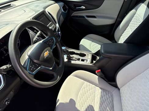 Used 2021 Chevrolet Equinox LS FWD image 18