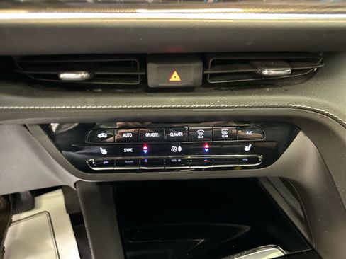 Used 2021 Buick Envision Essence w/ Technology Package I AWD/4WD image 20