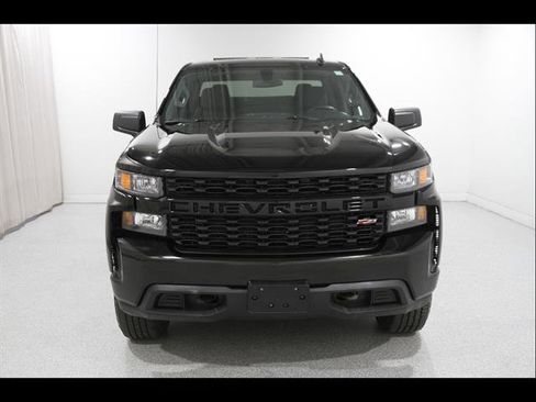 Used 2019 Chevrolet Silverado 1500 Custom Trail Boss AWD/4WD image 2