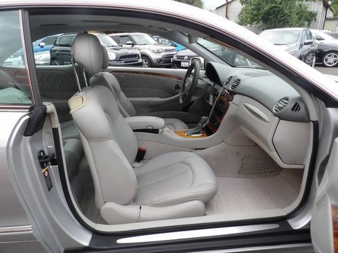 Used 2003 Mercedes-Benz CLK 320 Coupe image 6