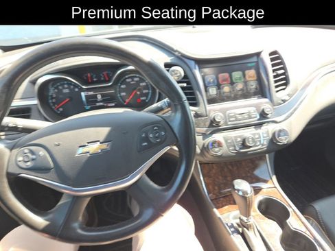 Used 2015 Chevrolet Impala LT FWD image 15