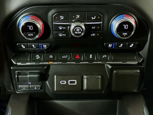 Used 2021 GMC Sierra 1500 AT4 image 15