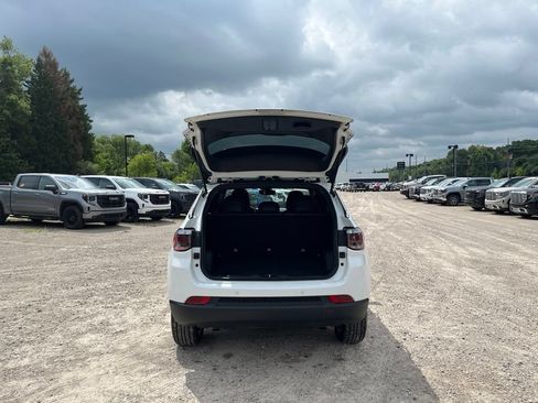 Used 2025 Jeep Compass Limited AWD/4WD image 8