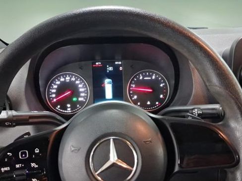 Used 2024 Mercedes-Benz Sprinter 2500 image 30