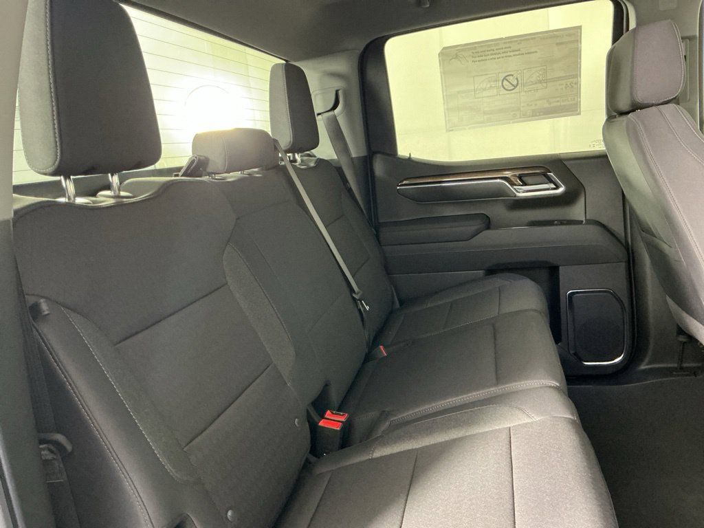 New 2026 Chevrolet Silverado 1500 RST AWD/4WD image 9