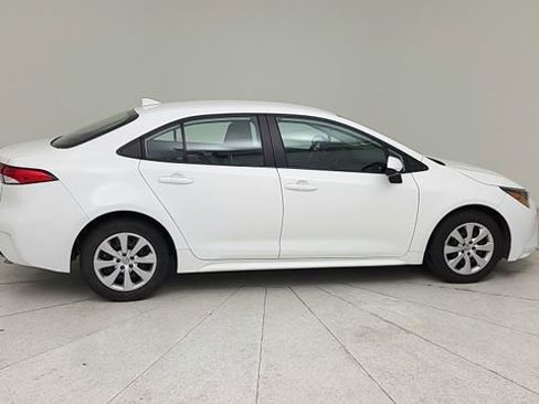 Used 2024 Toyota Corolla LE image 6