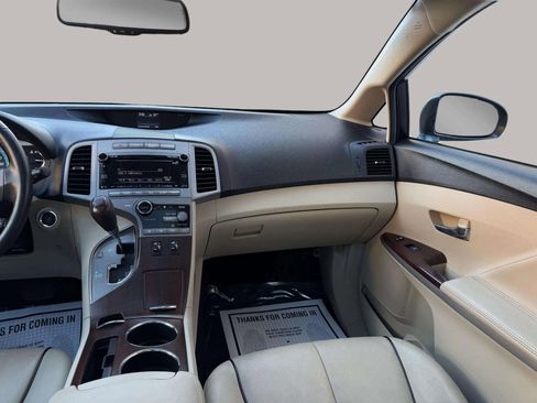 Used 2010 Toyota Venza AWD image 26