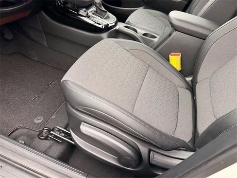 New 2026 Kia Seltos S image 7