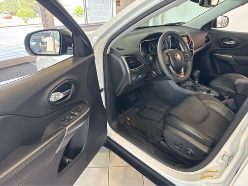 Used 2022 Jeep Cherokee Limited AWD/4WD image 17