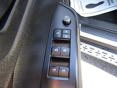 Used 2019 Toyota Highlander LE image 10