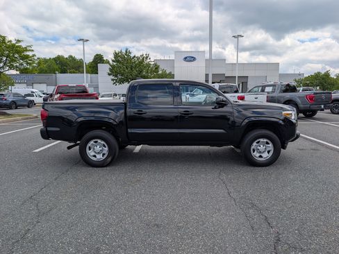Used 2019 Toyota Tacoma SR RWD image 2