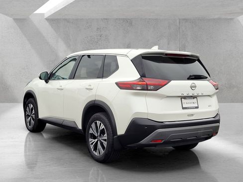 Used 2022 Nissan Rogue SV FWD image 6