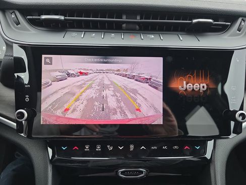 New 2026 Jeep Grand Cherokee Altitude AWD/4WD image 18