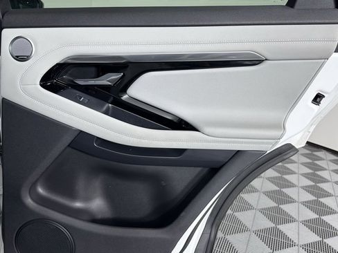 Used 2020 Land Rover Range Rover Evoque R-Dynamic S image 27