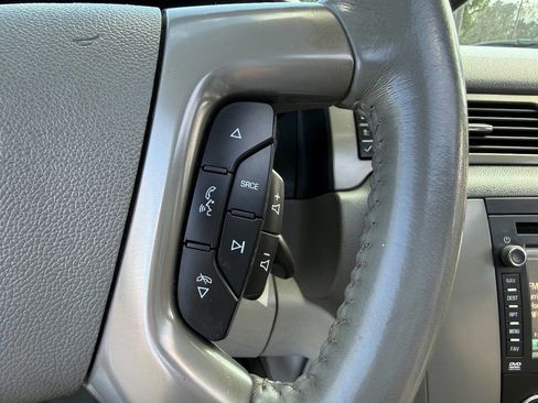 Used 2013 Chevrolet Suburban LT image 27