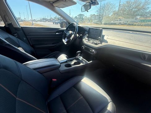 Used 2022 Nissan Altima 2.5 SR image 11