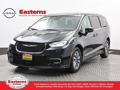 Used 2023 Chrysler Pacifica Touring-L