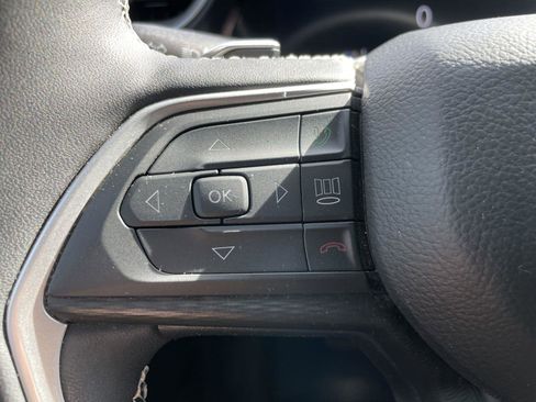 Used 2024 Jeep Grand Cherokee L Altitude image 16