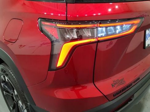 Used 2025 Chevrolet Equinox RS w/ Safety and Technology Package AWD/4WD image 8