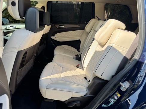 Used 2018 Mercedes-Benz GLS 550 4MATIC image 17