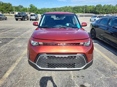 Used 2024 Kia Soul LX w/ Option Group 015 FWD image 3