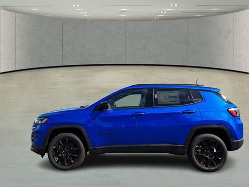 New 2026 Jeep Compass Latitude AWD/4WD image 9