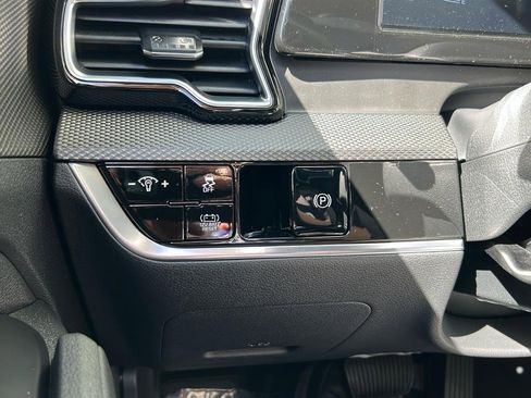 New 2025 Kia Sportage LX image 26