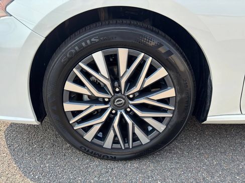 Used 2026 Nissan Altima 2.5 SV FWD image 30