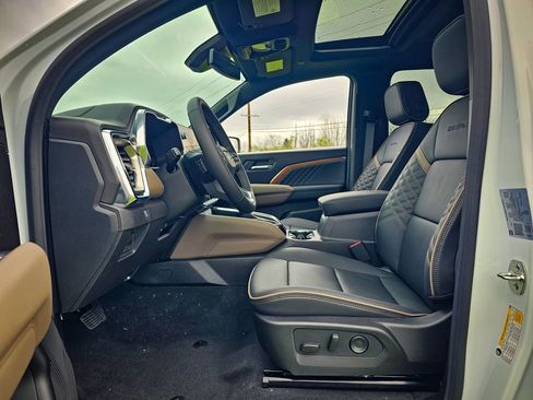 New 2026 GMC Canyon Denali AWD/4WD image 14