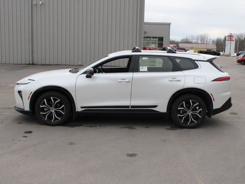 New 2026 Toyota Crown Signia image 5