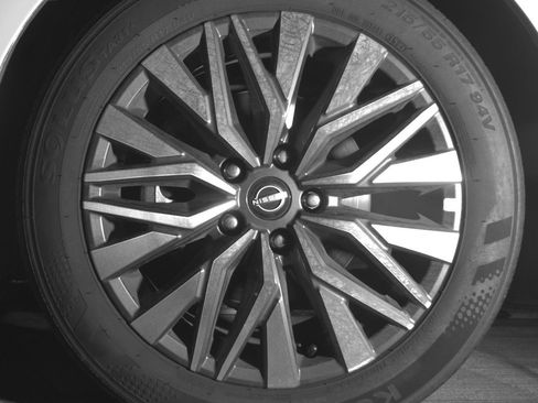Used 2025 Nissan Altima 2.5 SV FWD image 12