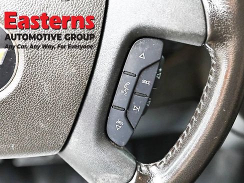 Used 2021 Chevrolet Express 3500 w/ Driver Convenience Package RWD image 16