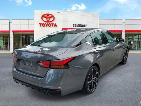 Used 2025 Nissan Altima 2.5 SR image 3