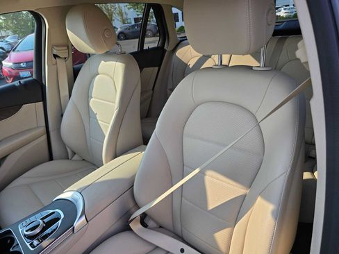 Used 2019 Mercedes-Benz GLC 300 4MATIC image 22
