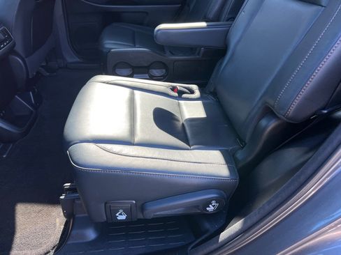 Used 2017 Toyota Highlander XLE image 9