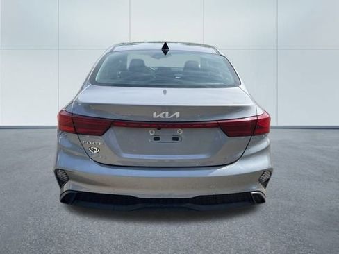 Used 2023 Kia Forte LXS image 4