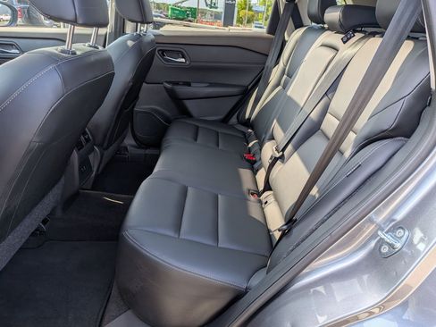 Used 2023 Nissan Rogue SL image 29