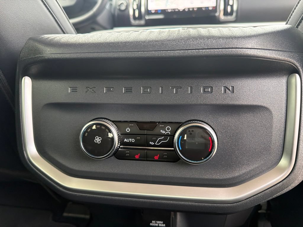 Used 2026 Ford Expedition Platinum w/ Driver's Package AWD/4WD image 62