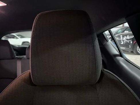 Used 2019 Toyota C-HR XLE FWD image 12