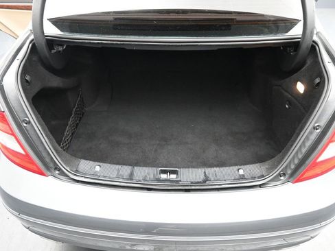 Used 2010 Mercedes-Benz C 300 Sedan image 21
