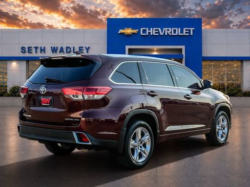 Used 2019 Toyota Highlander Limited w/ Carpet Mat Package (TMS) AWD/4WD image 7