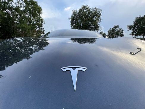 Used 2025 Tesla Model 3 Long Range RWD image 2