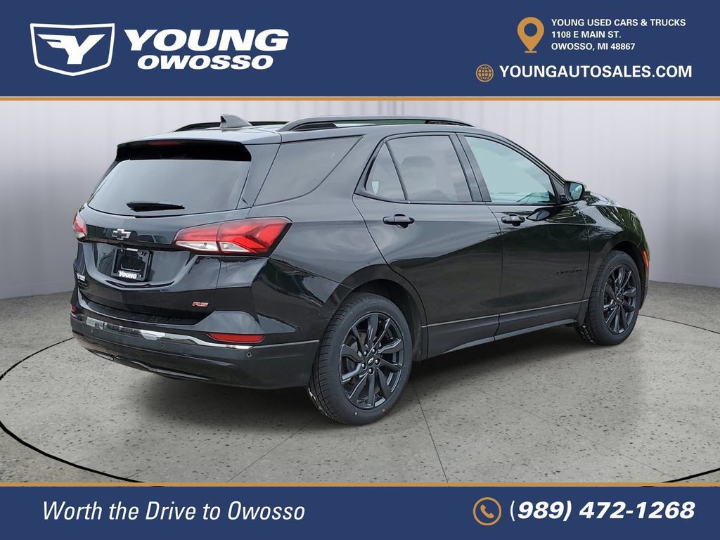 Used 2022 Chevrolet Equinox RS w/ RS Leather Package FWD image 3