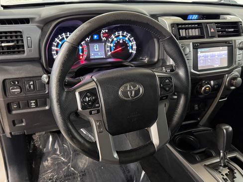 Used 2017 Toyota 4Runner SR5 RWD image 3