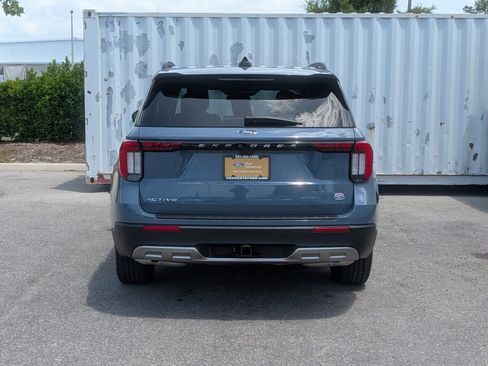 Certified 2025 Ford Explorer Active w/ Active Comfort Package RWD image 5