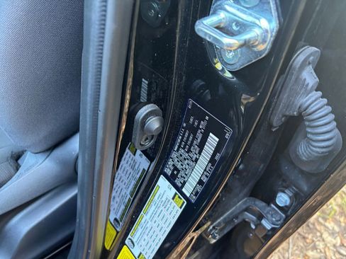 Used 2025 Toyota Corolla Cross LE image 30